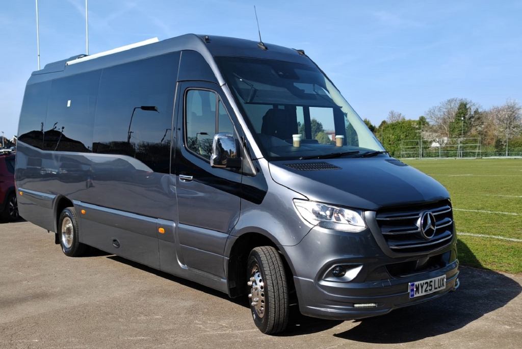 19 Seater Minibus Hire London