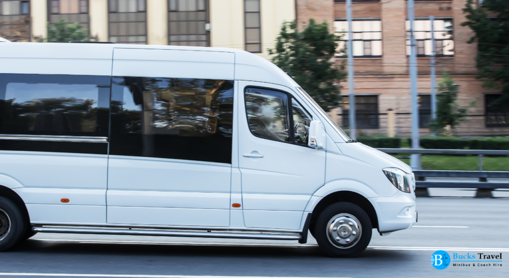 Why Should Consider minibus hire for your traveling